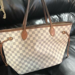 Authentic Louis Vuitton Neverfull